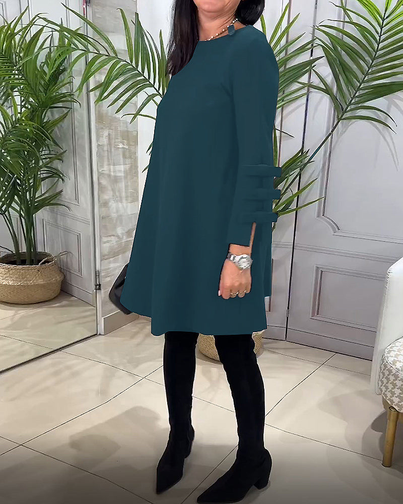 Casual knee-length dress with long sleeves