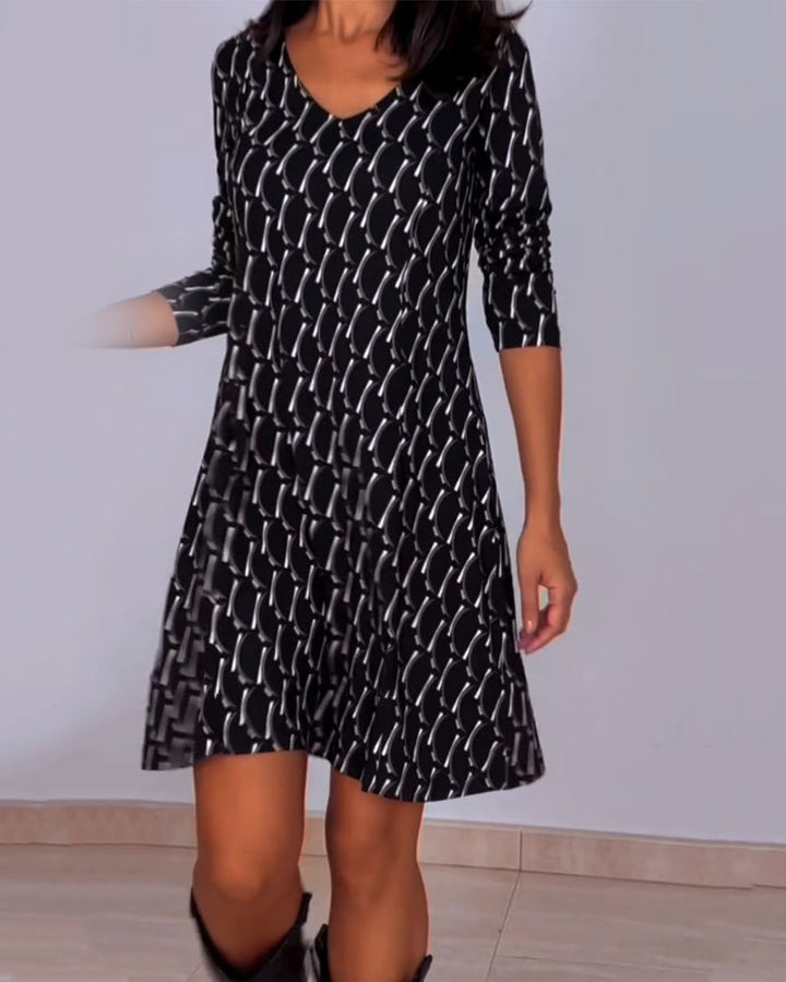 V-neck dress with diamond pattern