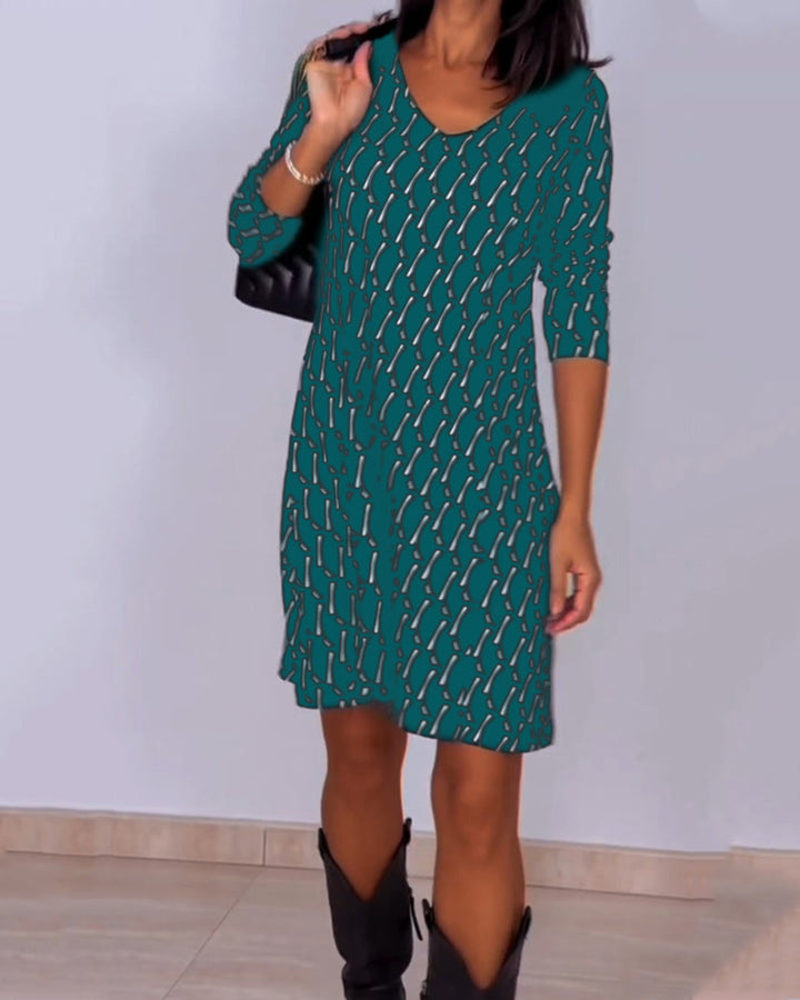 V-neck dress with diamond pattern