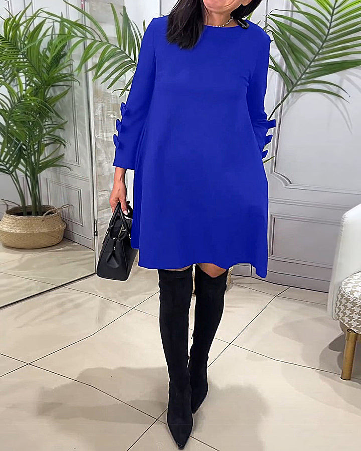 Casual knee-length dress with long sleeves