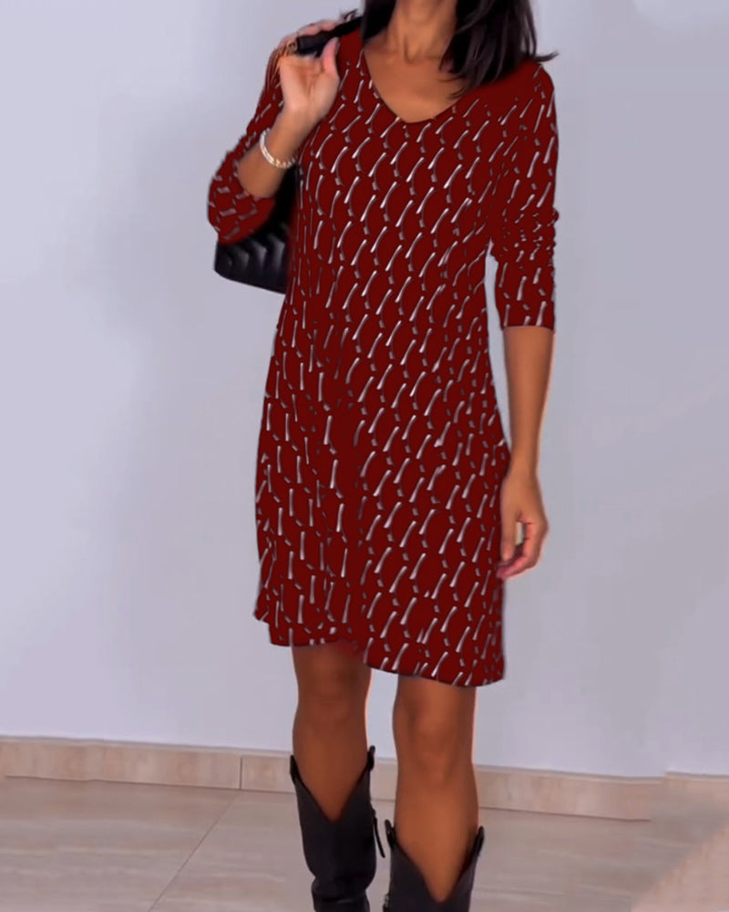 V-neck dress with diamond pattern