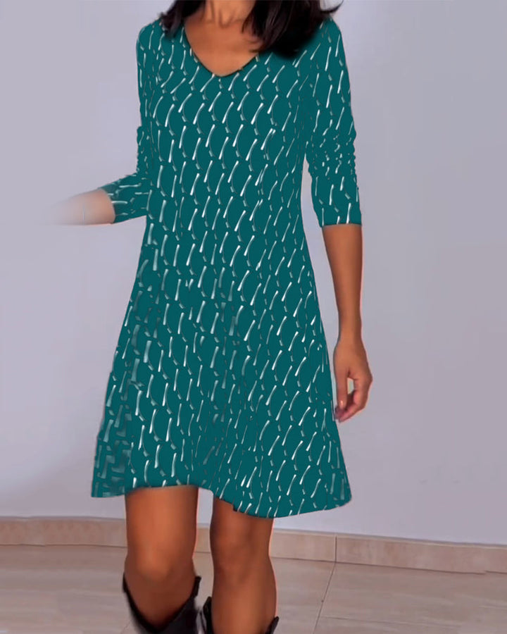 V-neck dress with diamond pattern