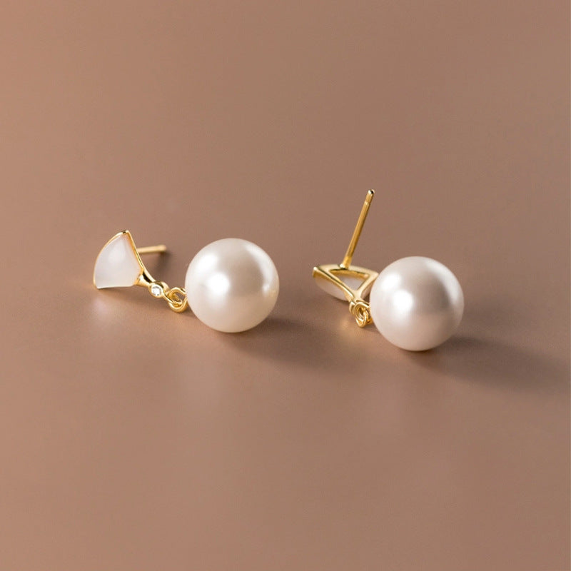 Freshwater pearl earrings