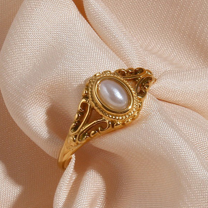 Vintage princess ring with a natural pearl