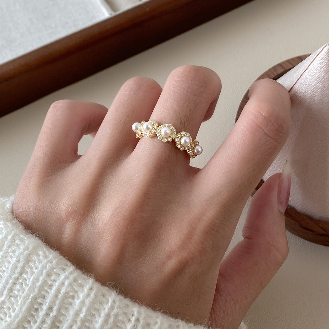 Luxurious adjustable zirconia gold-plated ring