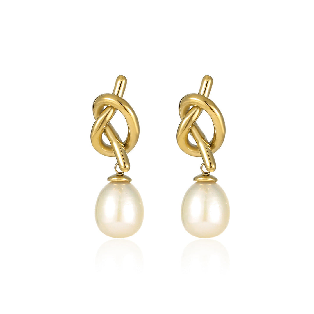 Vintage round pearl earrings