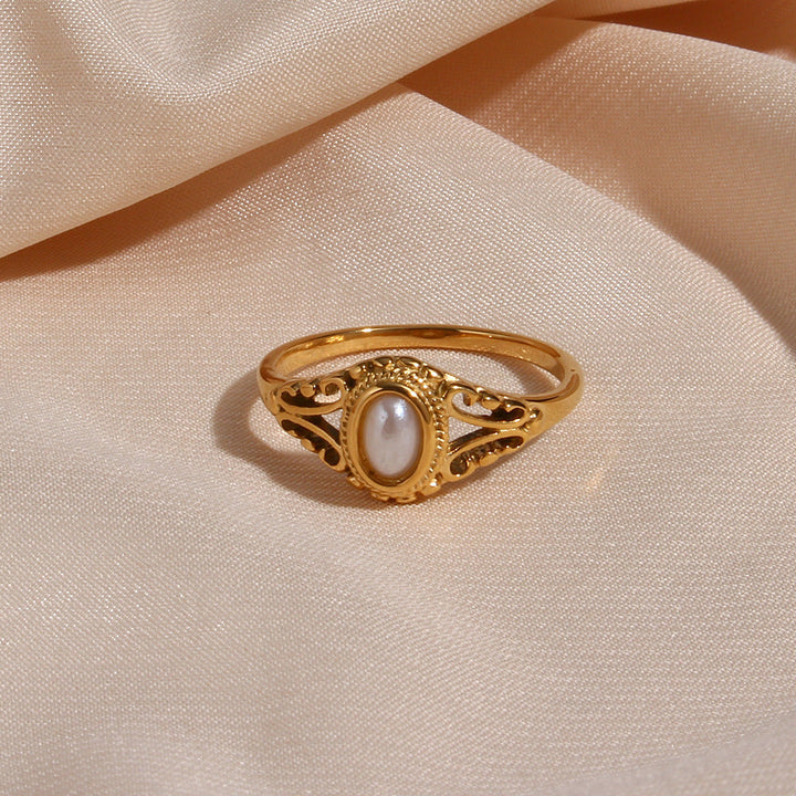 Vintage princess ring with a natural pearl