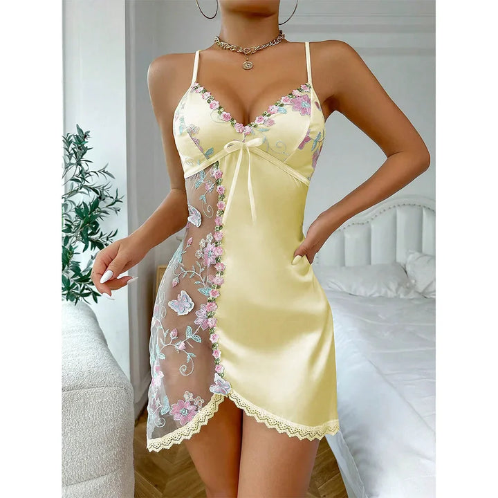 Lia™ | Elegant Nightdress with Floral Pattern