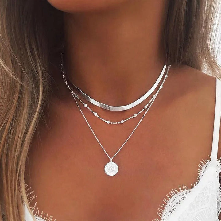 Three layer round necklace